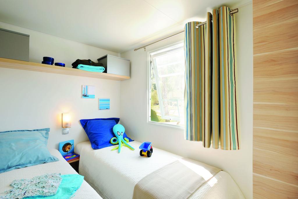 Camping Le Rey Louvie Juzon Bilik gambar