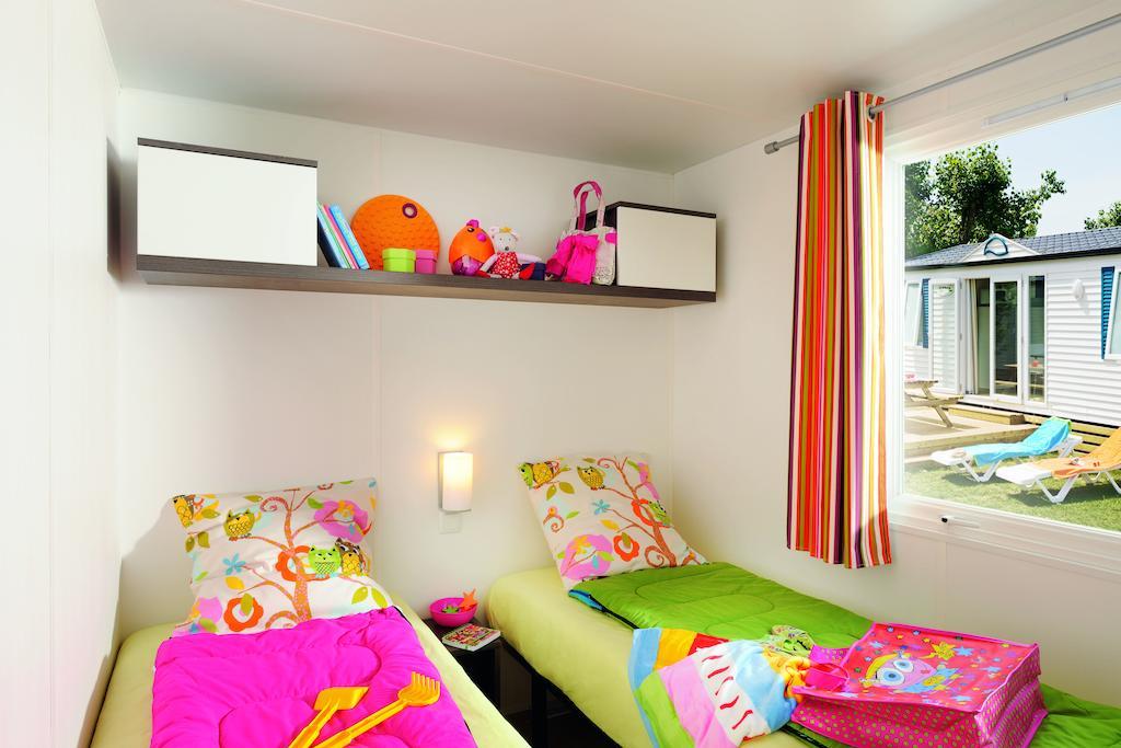 Camping Le Rey Louvie Juzon Bilik gambar