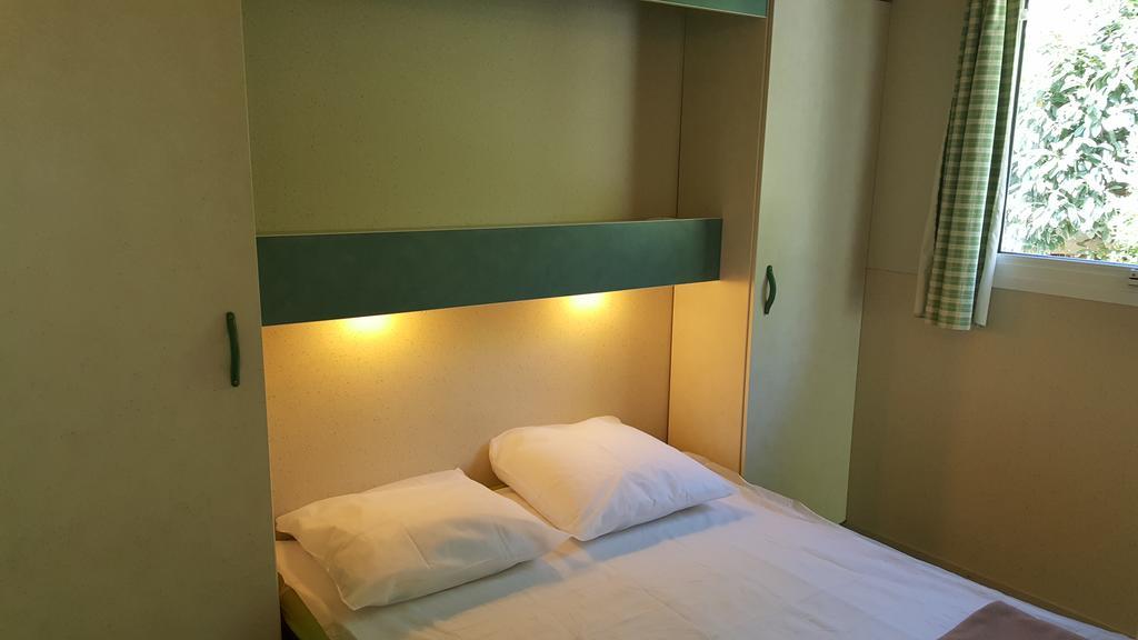 Camping Le Rey Louvie Juzon Luaran gambar